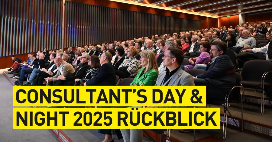 Publikum des CDN 2025 mit Schriftzug "Consultants Day & Night 2025 Rückblick"
